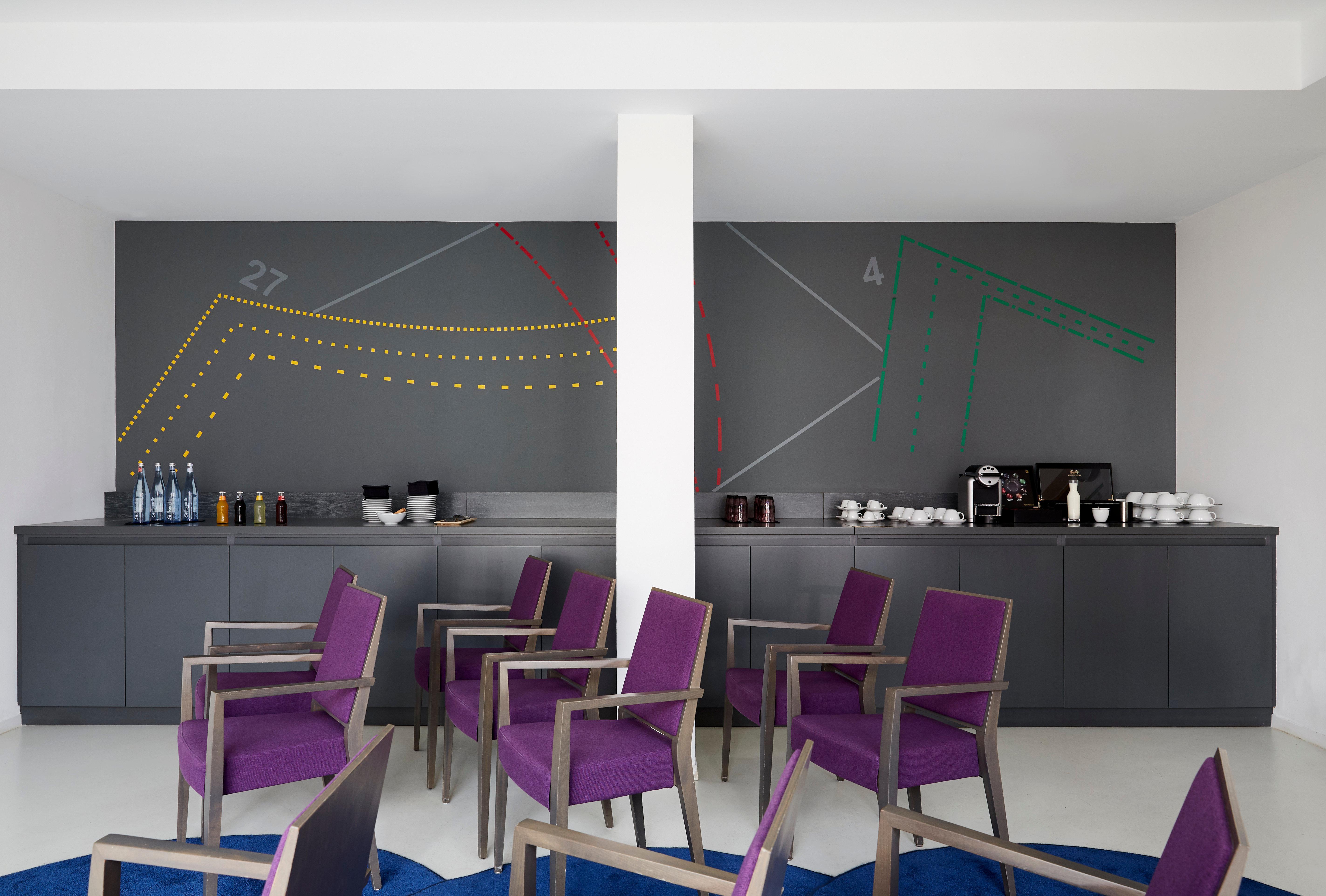 Hotel Indigo - Dusseldorf - Victoriaplatz By Ihg — Photos 1